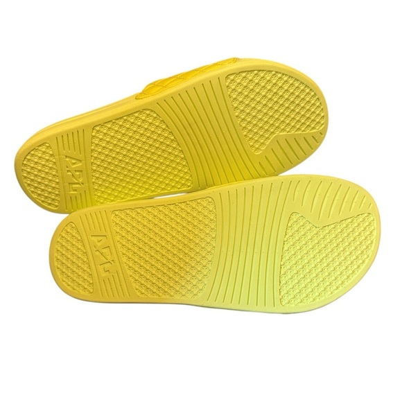 APL Lusso Slide in Bright Citrus Men’s Size 7/ Women’s 5.5 Unisex Sandal - Picture 6 of 9